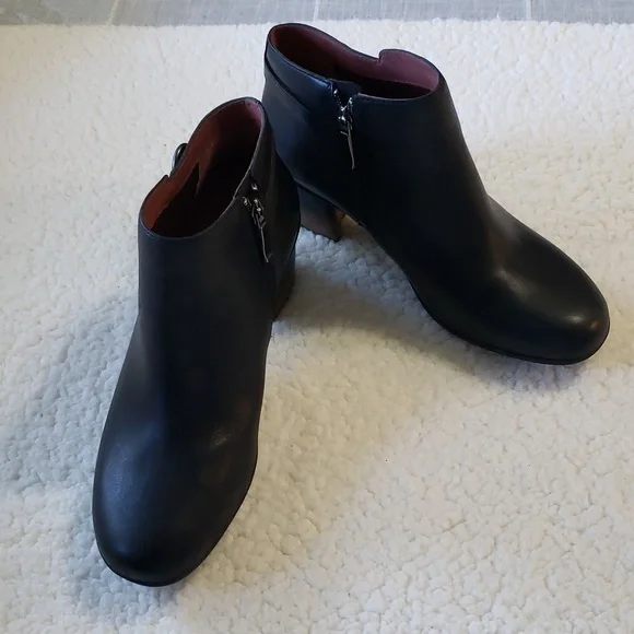 Dansko Women's Perry Waterproof Burnished Booties, Color Black, Size 40 - Picture 11 of 16